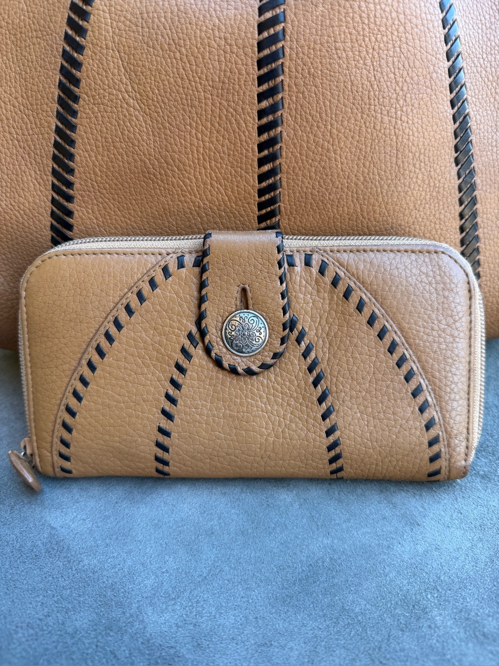 Brighton Mesa Vintage Leather Hobo Bag & Wallet Set - Picture 13 of 16